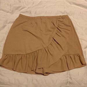 Beige/nude skort